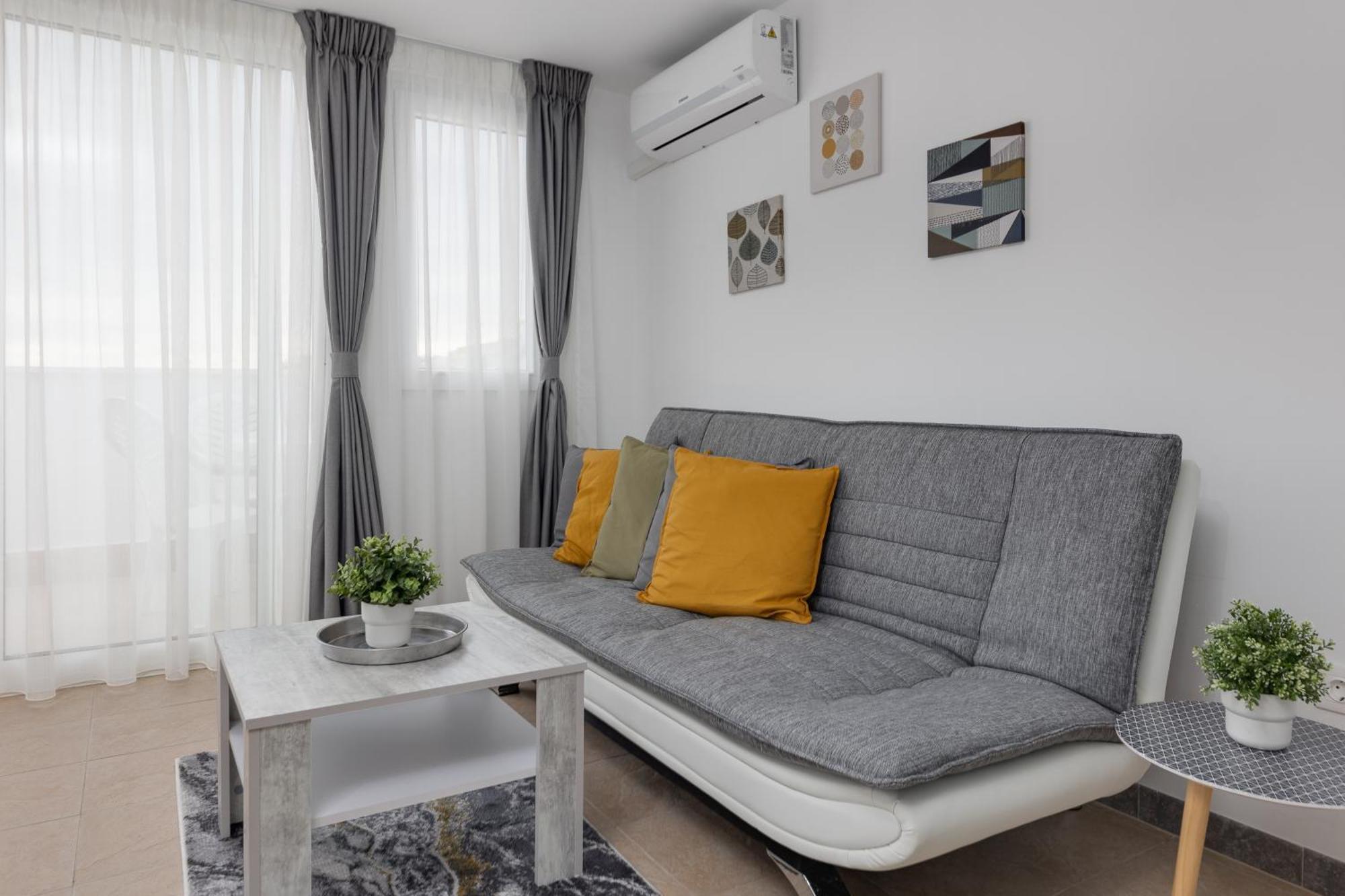 Cosy Apartment Near The Sea ตอร์เรเวียคา ภายนอก รูปภาพ